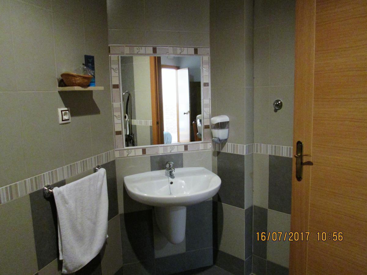 Hostal Banderas Fuensanta de Martos Exterior photo
